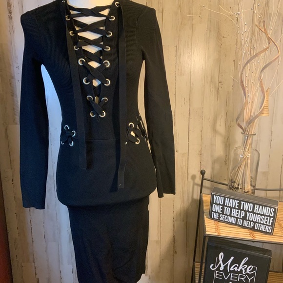 Chrissy Teigen X Revolve stretchy dress I size small. - Picture 2 of 7